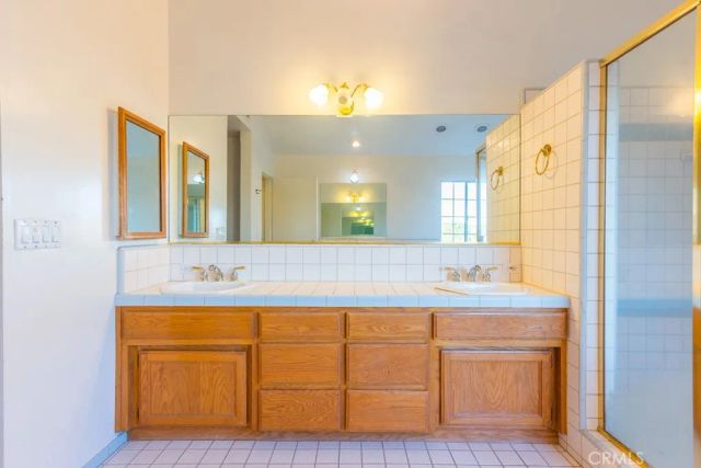 23132 Posada, Valencia, CA 91354