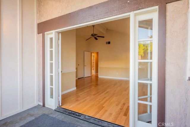 23132 Posada, Valencia, CA 91354