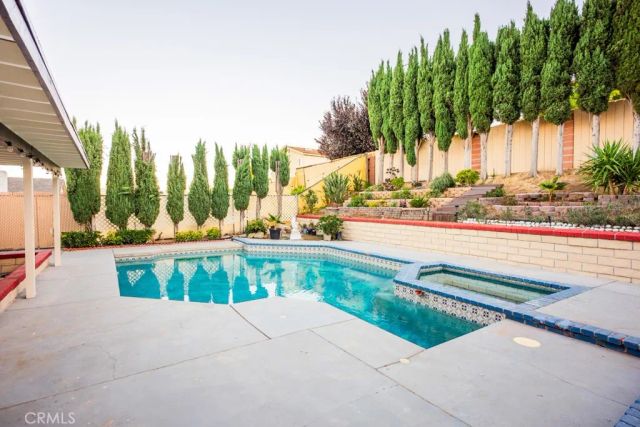 23132 Posada, Valencia, CA 91354