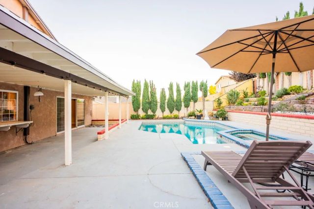 23132 Posada, Valencia, CA 91354