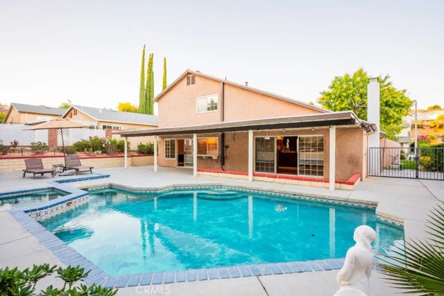 23132 Posada, Valencia, CA 91354