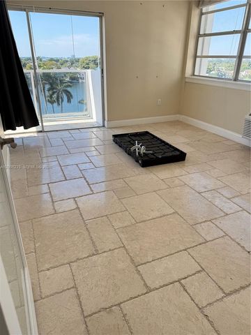 5313 Collins Ave 801, Miami Beach, FL 33140