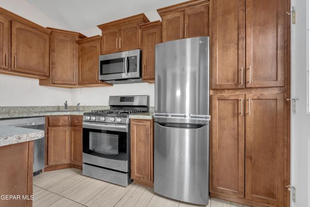 1108 N VIRGINIA Street, El Paso, TX 79902