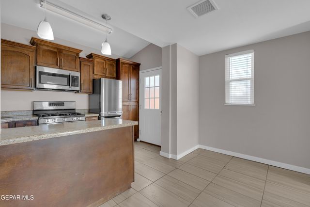 1108 N VIRGINIA Street, El Paso, TX 79902