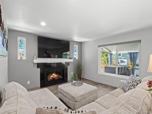 12162 W Lake Ave, Littleton, CO 80127