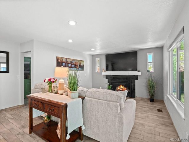 12162 W Lake Ave, Littleton, CO 80127
