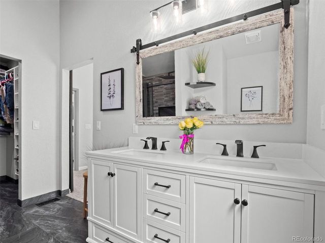 12162 W Lake Ave, Littleton, CO 80127