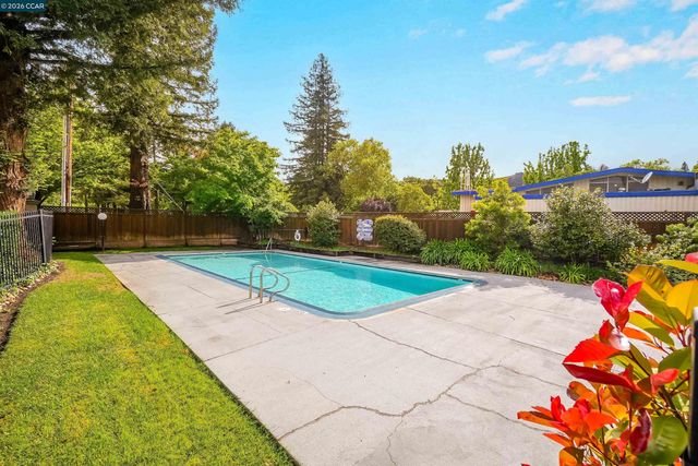 266 Ashley Cir 37, Danville, CA 94526