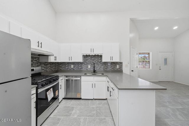 821 Los Lagos Way A, El Paso, TX 79907