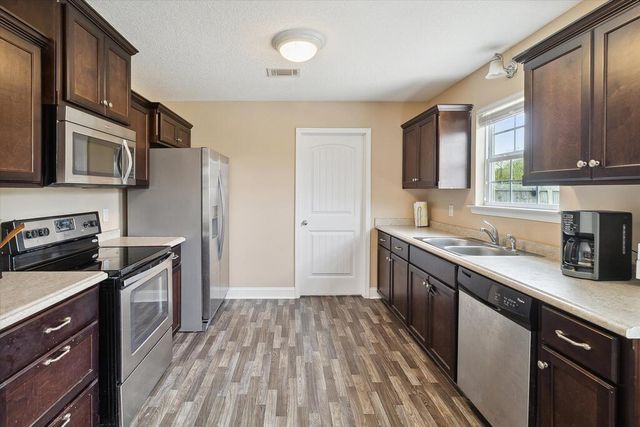 217 Nobel Crest, Hinesville, GA 31313