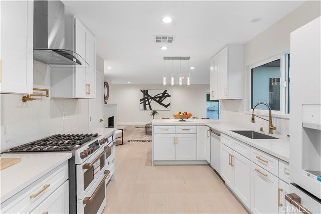 16915 Dormie, Encino, CA 91436