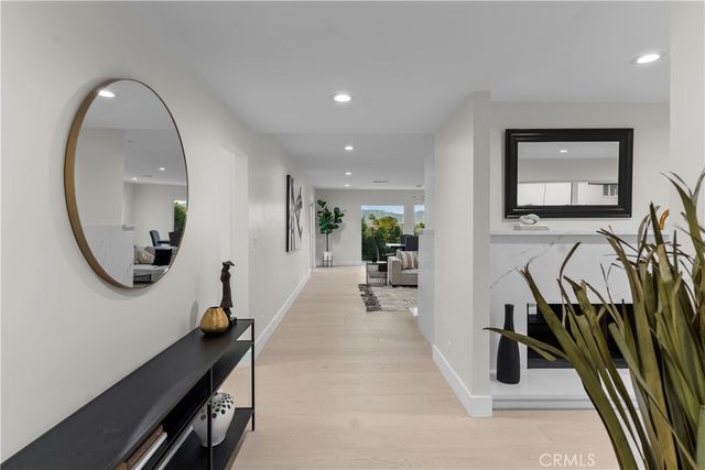 16915 Dormie, Encino, CA 91436