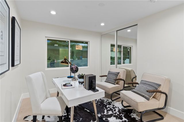 16915 Dormie, Encino, CA 91436