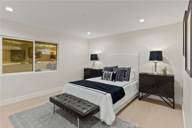 16915 Dormie, Encino, CA 91436