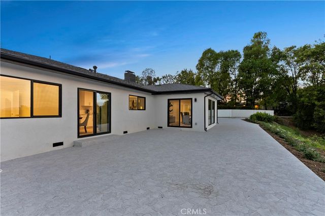 16915 Dormie, Encino, CA 91436