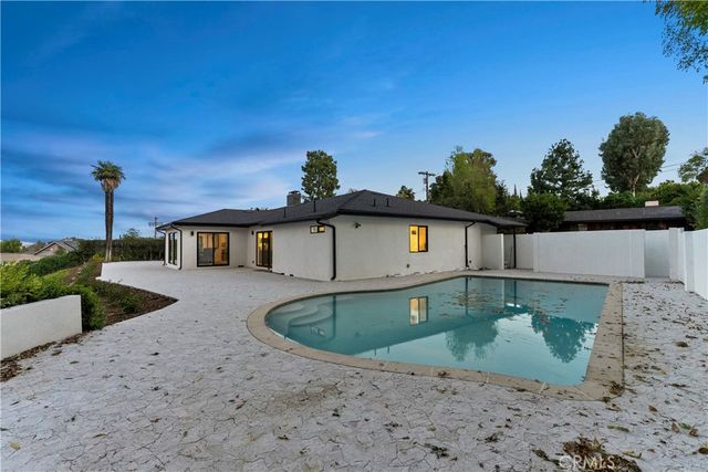 16915 Dormie, Encino, CA 91436