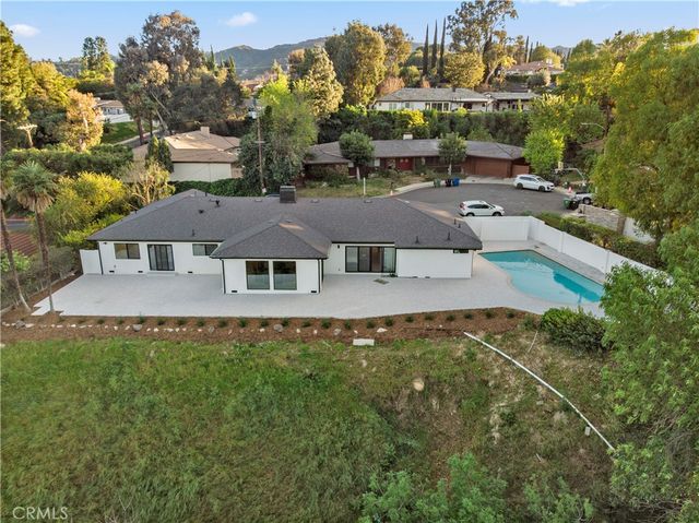 16915 Dormie, Encino, CA 91436