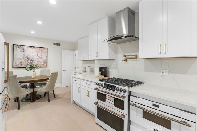 16915 Dormie, Encino, CA 91436