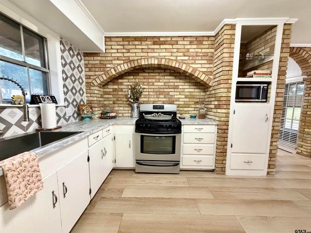 4524 Leisure Ln, Tyler, TX 75703
