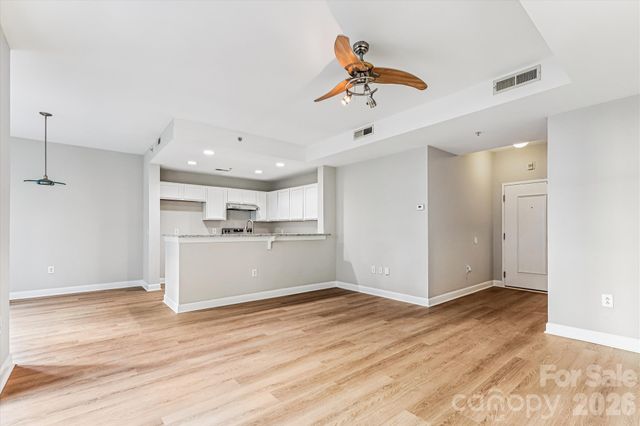 718 W Trade Street 302, Charlotte, NC 28202