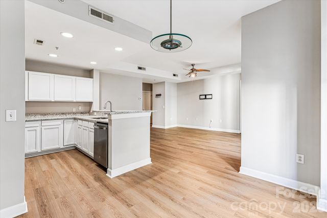 718 W Trade Street 302, Charlotte, NC 28202