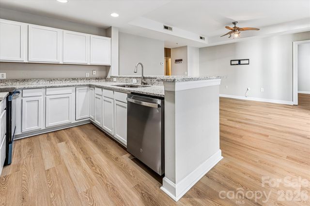 718 W Trade Street 302, Charlotte, NC 28202