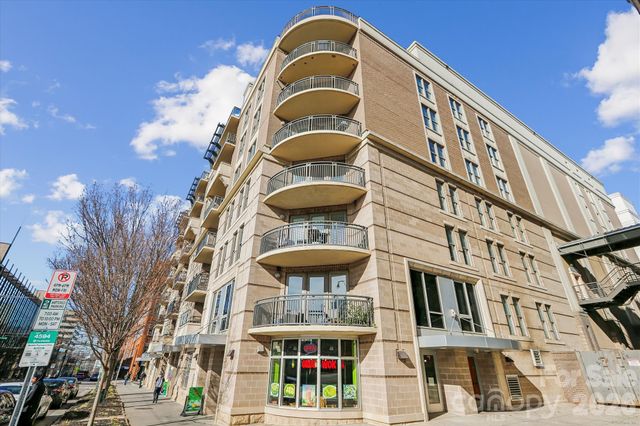 718 W Trade Street 302, Charlotte, NC 28202
