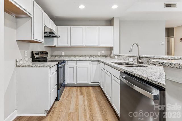 718 W Trade Street 302, Charlotte, NC 28202