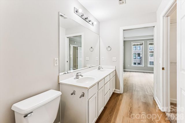 718 W Trade Street 302, Charlotte, NC 28202