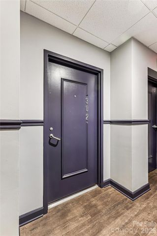 718 W Trade Street 302, Charlotte, NC 28202