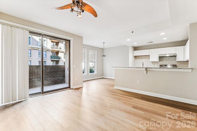 718 W Trade Street 302, Charlotte, NC 28202