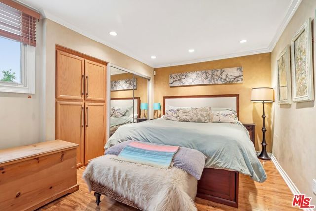 5325 Newcastle Avenue 201, Encino (los Angeles), CA 91316
