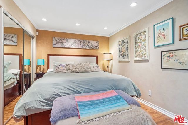 5325 Newcastle Avenue 201, Encino (los Angeles), CA 91316