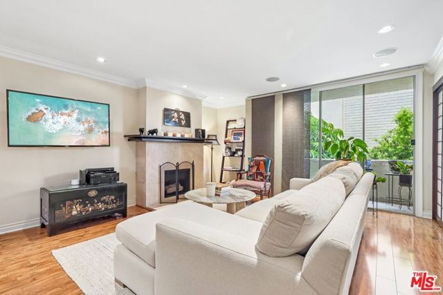 5325 Newcastle Avenue 201, Encino (los Angeles), CA 91316