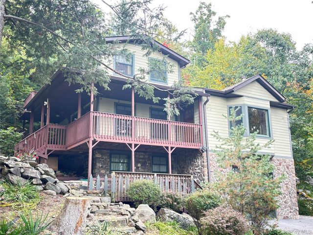22 Deer Trail S, Greenwood Lake, NY 10925