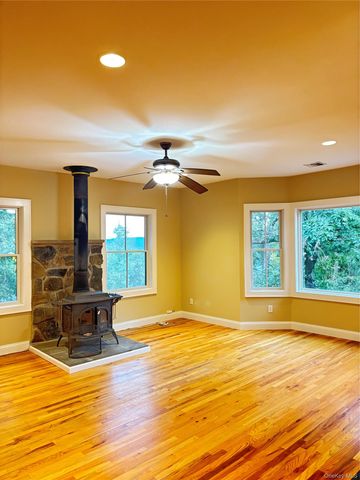 22 Deer Trail S, Greenwood Lake, NY 10925