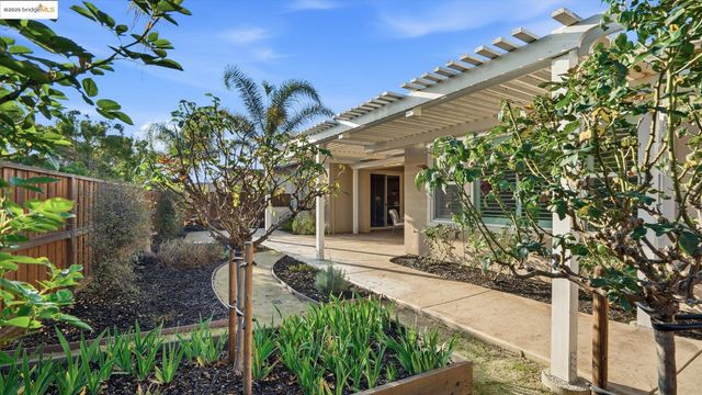9487 Davenport CIR, Discovery Bay, CA 94505