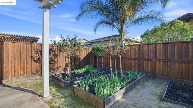 9487 Davenport CIR, Discovery Bay, CA 94505