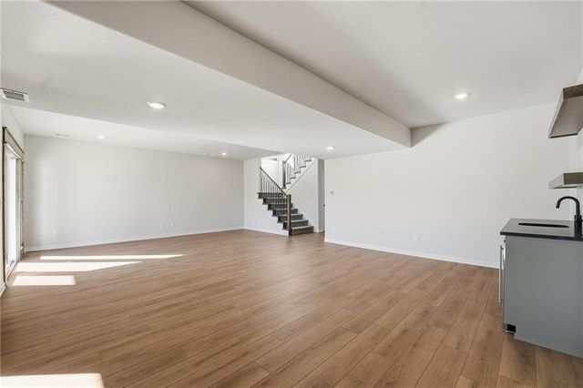 2123 NW Killarney Lane, Lee's Summit, MO 64081