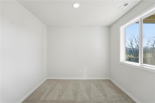 2123 NW Killarney Lane, Lee's Summit, MO 64081