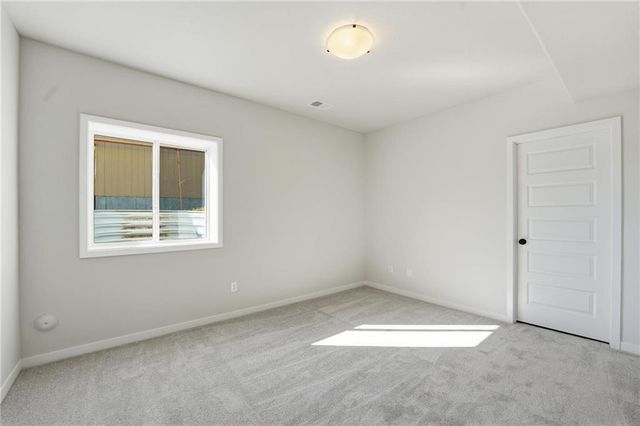 2123 NW Killarney Lane, Lee's Summit, MO 64081