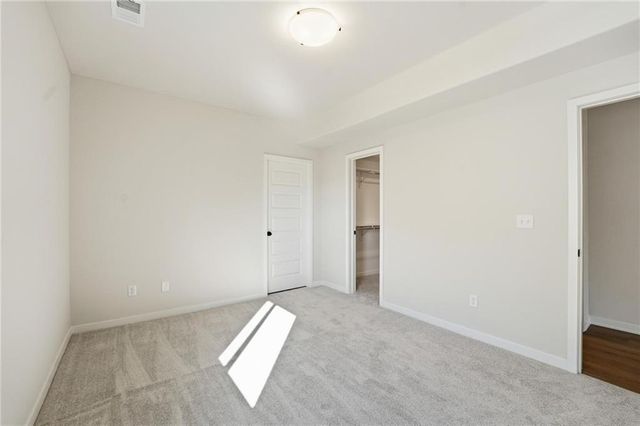 2123 NW Killarney Lane, Lee's Summit, MO 64081