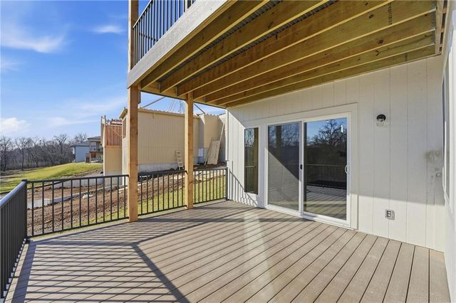 2123 NW Killarney Lane, Lee's Summit, MO 64081