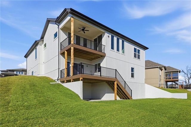 2123 NW Killarney Lane, Lee's Summit, MO 64081