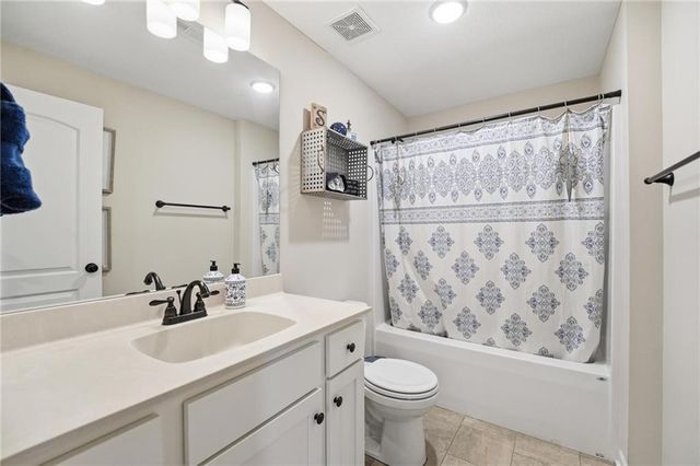 1636 Shadow Drive, Leavenworth, KS 66048