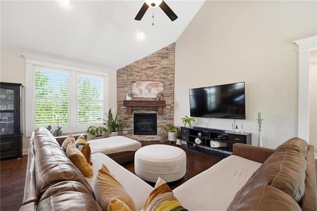 1636 Shadow Drive, Leavenworth, KS 66048