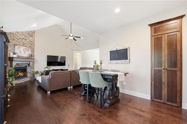 1636 Shadow Drive, Leavenworth, KS 66048