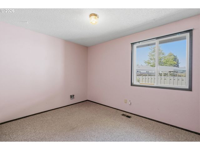 4362 Se MADRONA Way, Albany, OR 97322