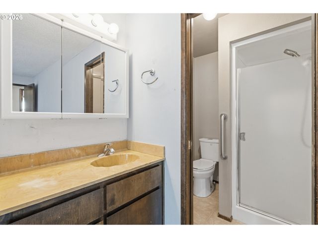 4362 Se MADRONA Way, Albany, OR 97322