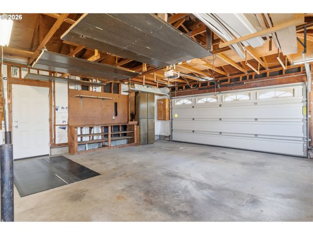 4362 Se MADRONA Way, Albany, OR 97322